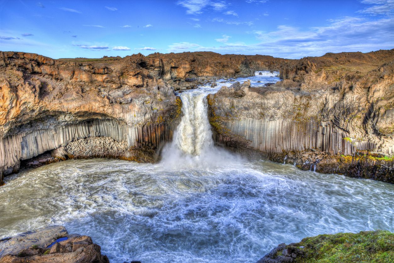 Imponente cascada Aldeyjarfoss, muy cerca de Akureyri.