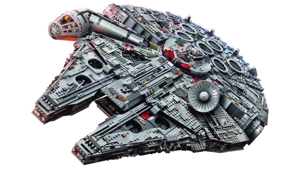 El Halcón Milenario de Star Wars realizado con piezas de Lego.
