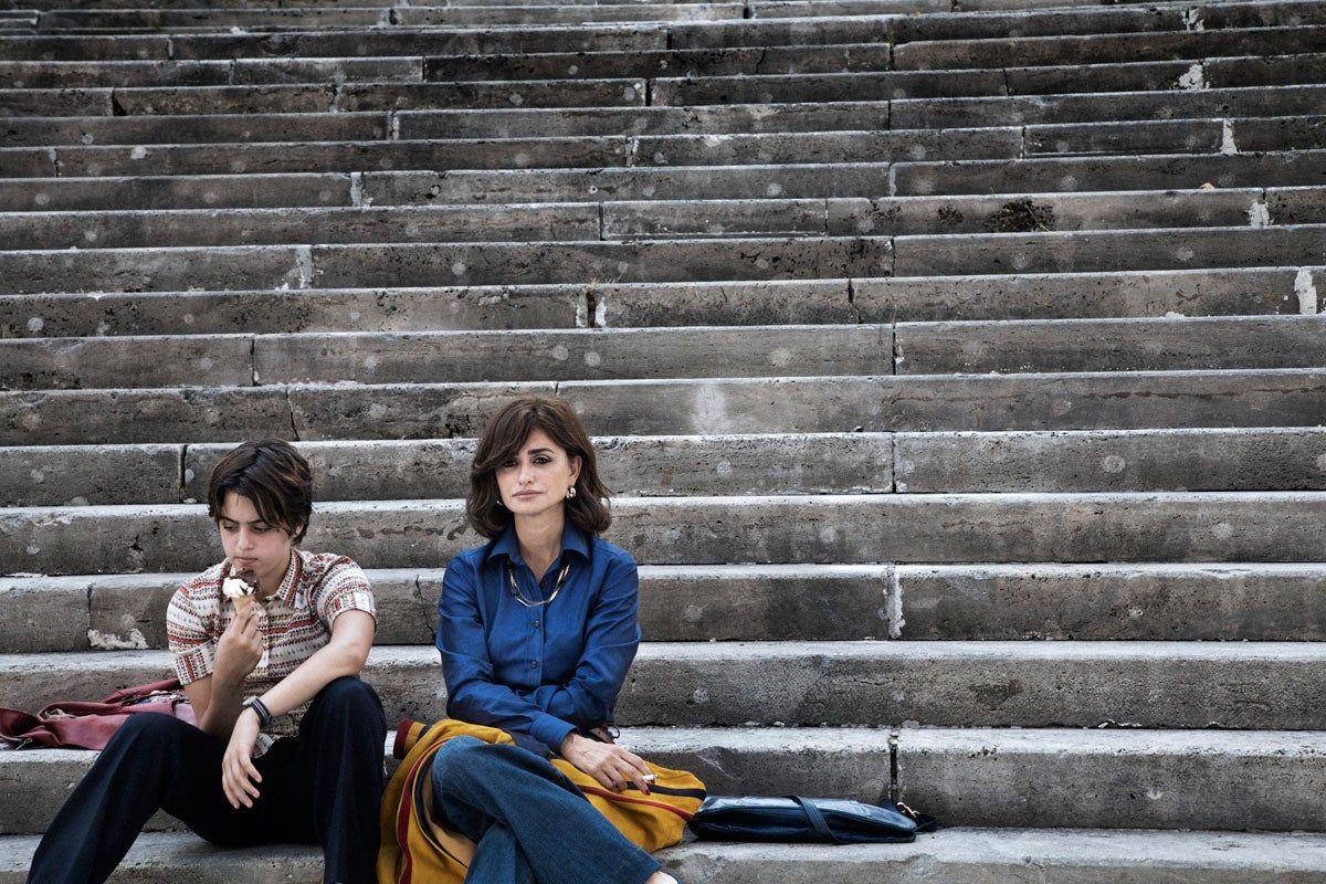 Penélope Cruz y la actriz italiana Elena Arvigo en 'L'Immesità'