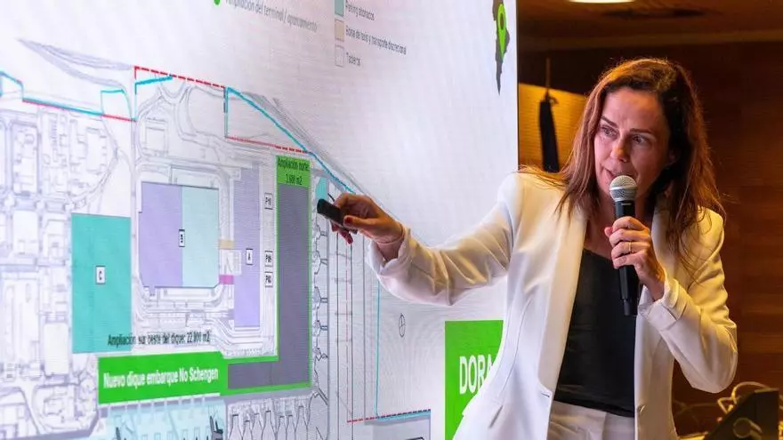 Laura Navarro, directora del aeropuerto de Alicante analiza los datos y el futuro del mismo