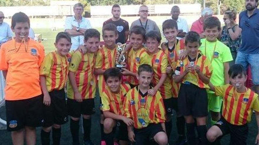 El futbol base, una bona via de solidaritat a Manresa