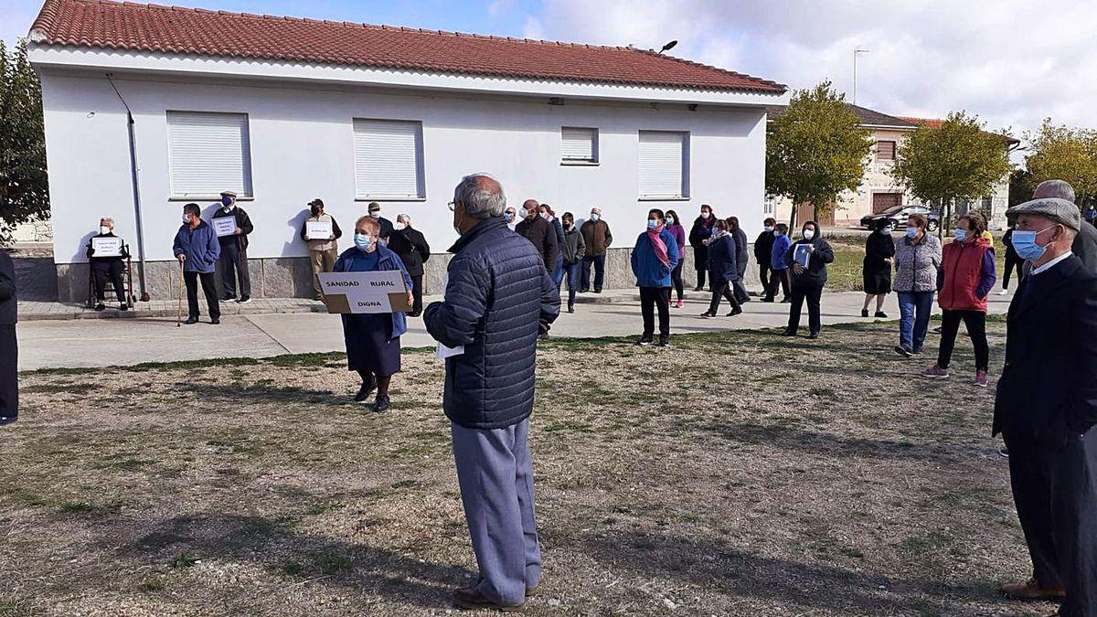 Una manifestación por la sanidad en la Zamora rural.