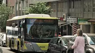 Santiago registra problemas en el servicio de autobús relacionados con las averías y el estado de la flota