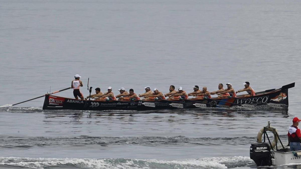 La trainera de Chapela Wofco en un momento de la Bandera Concello de Bueu.