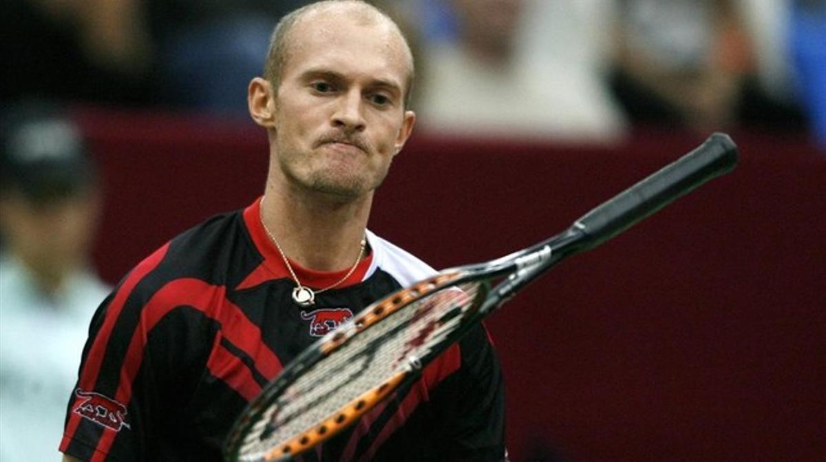 ecarrasco7119349 russia s nikolay davydenko reacts during his kreml160118183418