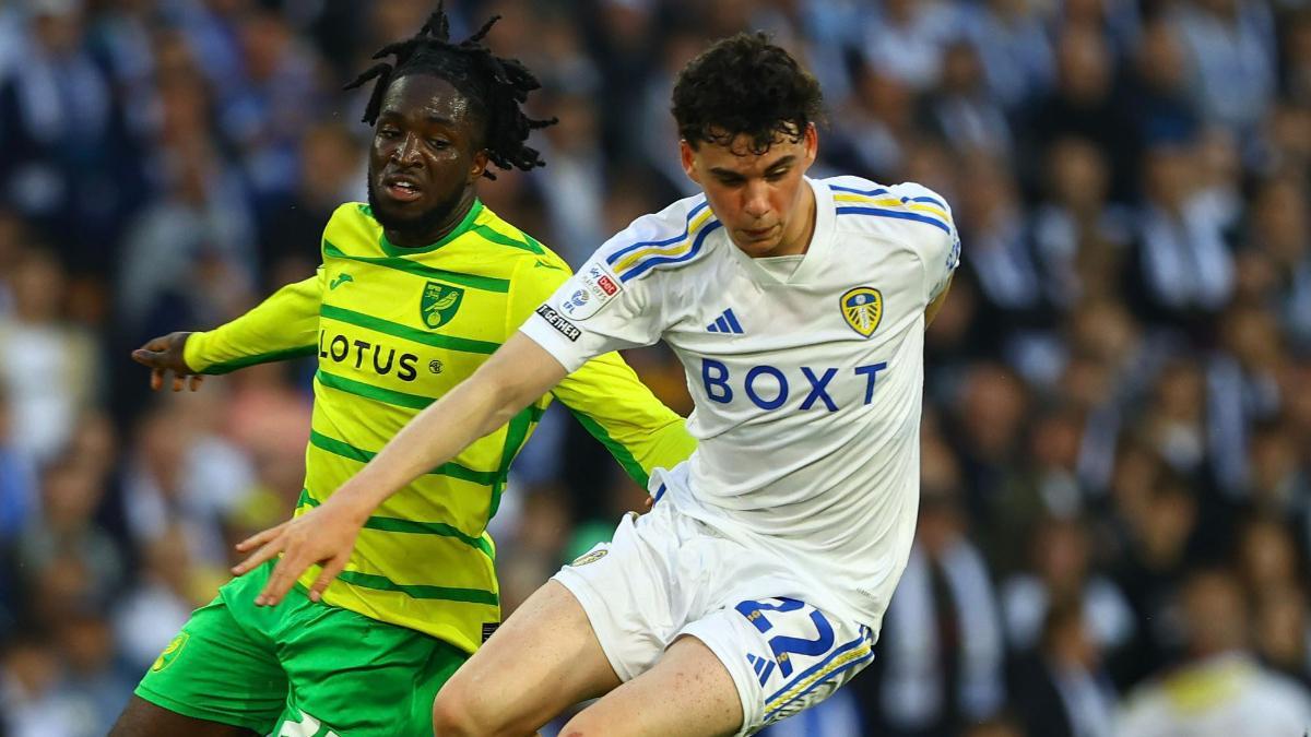 Archie Gray, en el duelo ante el Norwich