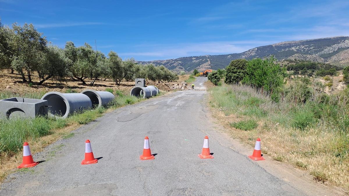 La Diputación ha iniciado las obras de ampliación de la carretera MA-5401 de El Burgo a Casarabonela.