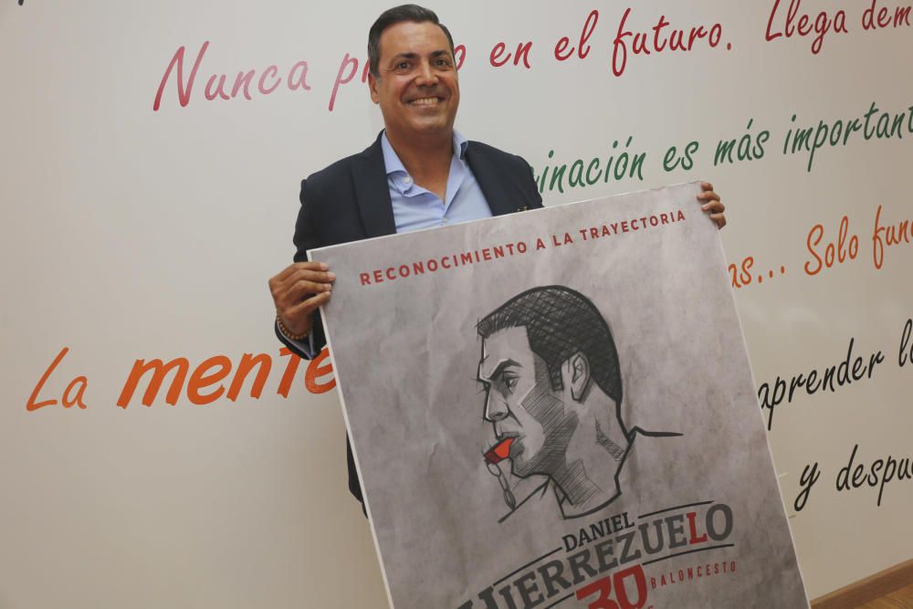 Homenaje al árbitro de baloncesto Daniel Hierrezuelo