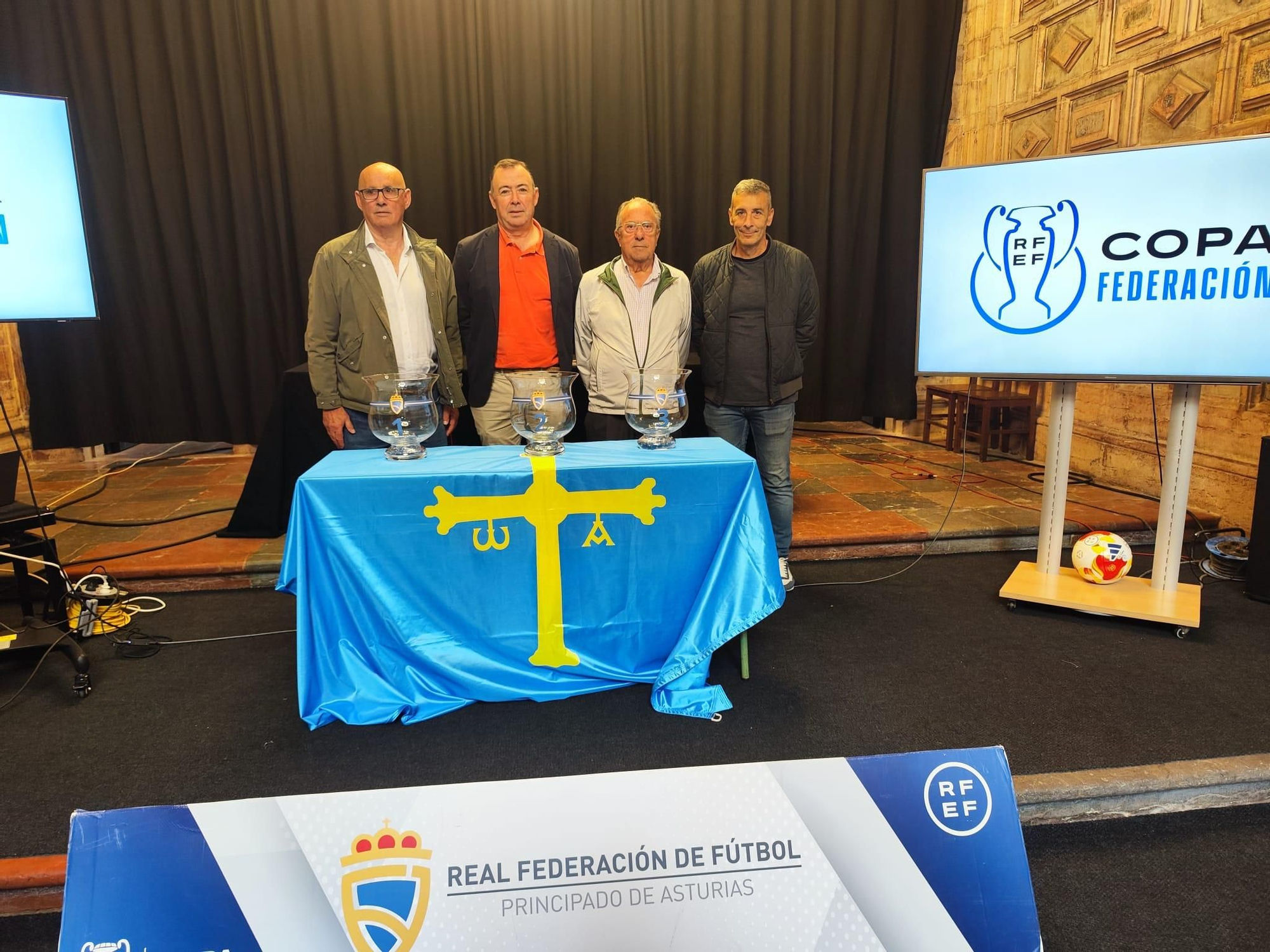 En imágenes: el sorteo para la fase autonómica de la Copa Federación
