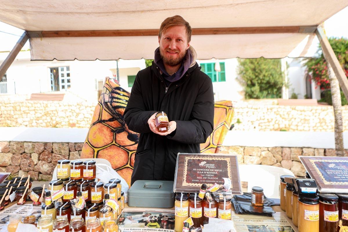 JPEG/260103DIB_Toni Escob (229320843)