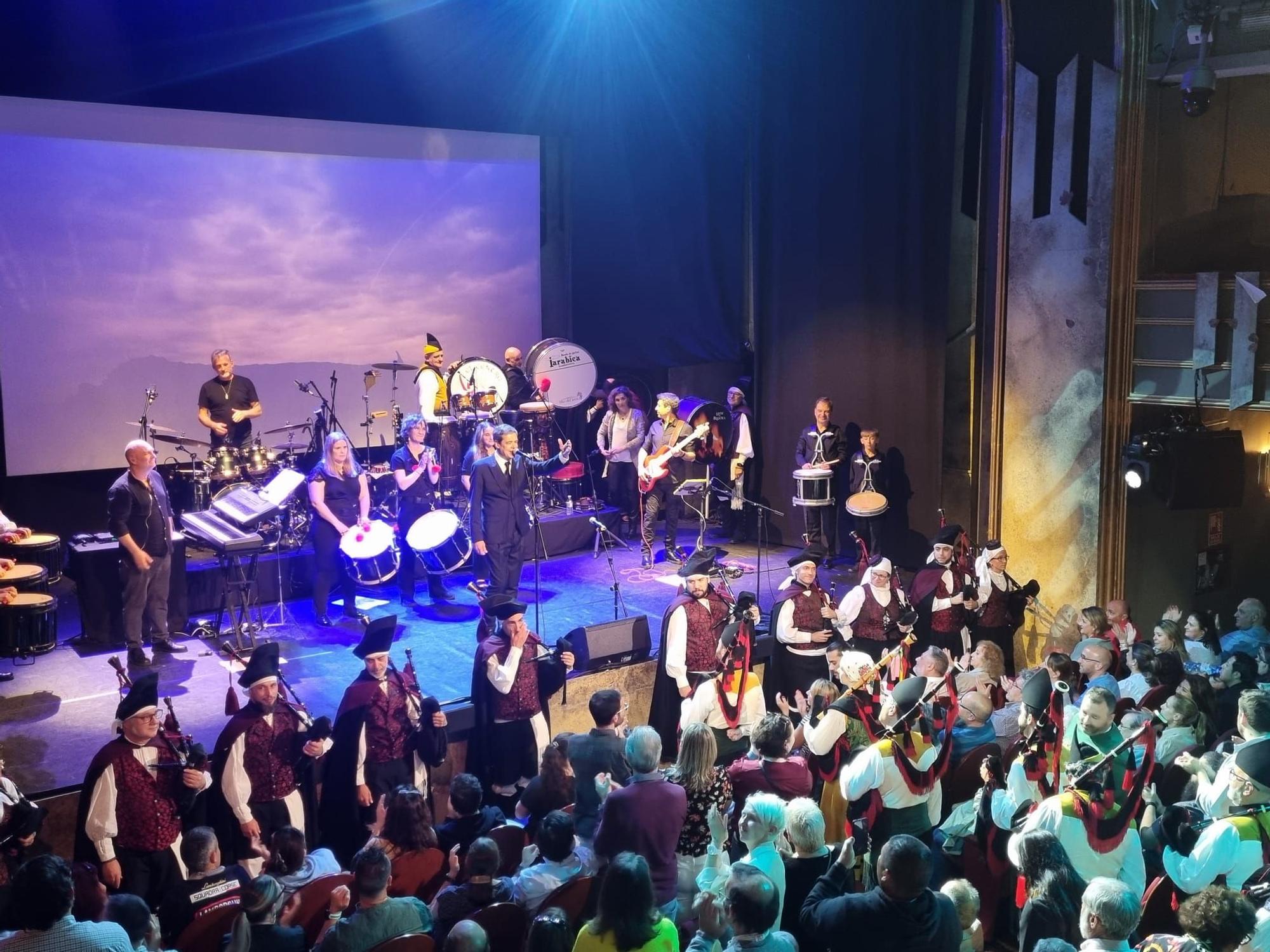 EN IMÁGENES | Hevia celebra los 25 años de "Tierra de nadie" con lleno en el teatro La Latina de Madrid