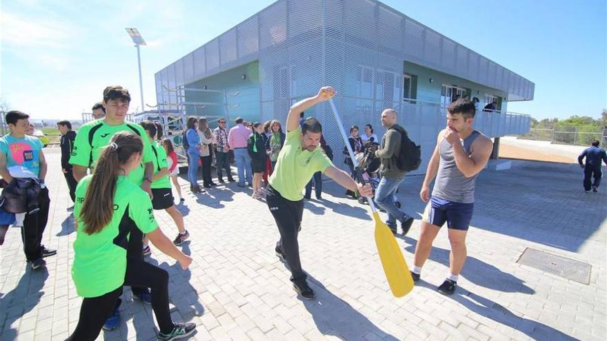 El Club de Piragüismo de Badajoz ofrece sus nuevas instalaciones a la ciudad para disfrutar del río