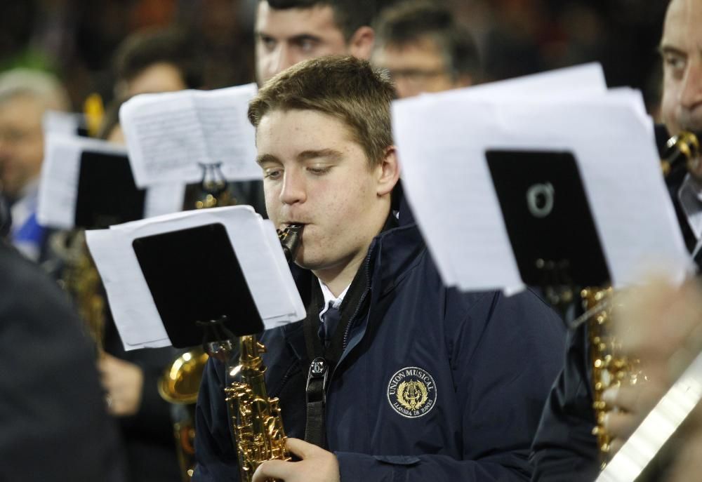 Llanera de Ranes interpreta ‘Amics’ en el Derbi