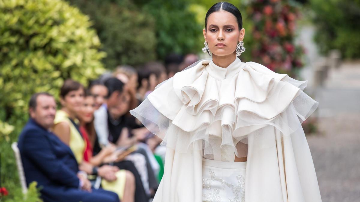 Desfile de la firma española Juana Martin, en la Semana de la Alta Costura de París, en julio de 2022.