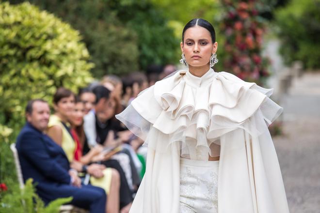 Desfile de la firma española Juana Martin, en la Semana de la Alta Costura de París, en julio de 2022.