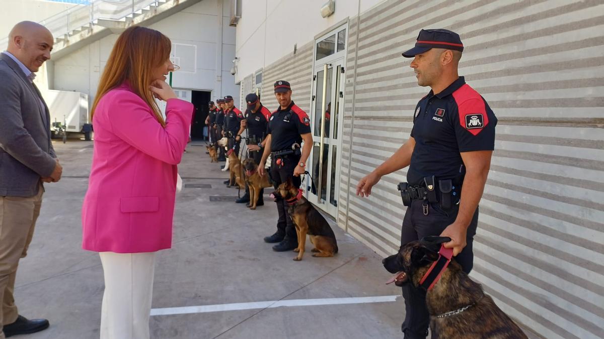 Nieves Lady Barreto presenta la Unidad Canina de la Policía Autonómica