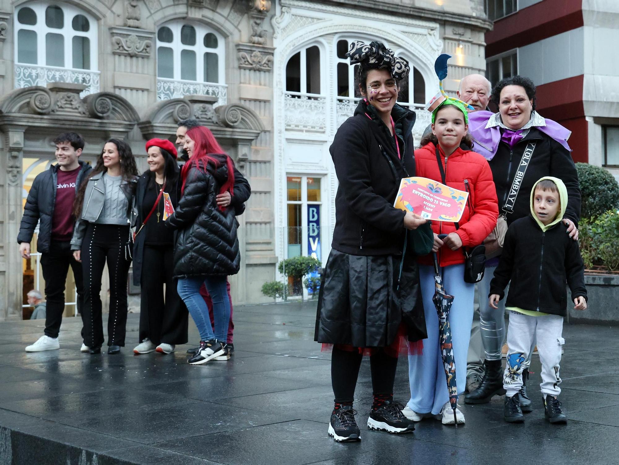 Comitiva fúnebre y premios del desfile finalizan el Carnaval en Vigo