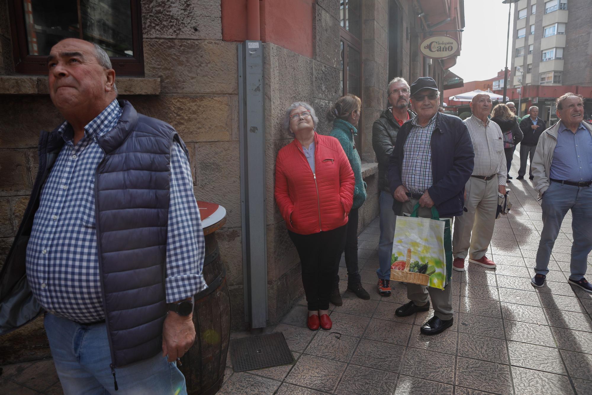 El derribo del "esqueleto" del Carbayedo destroza parte de una fachada anexa