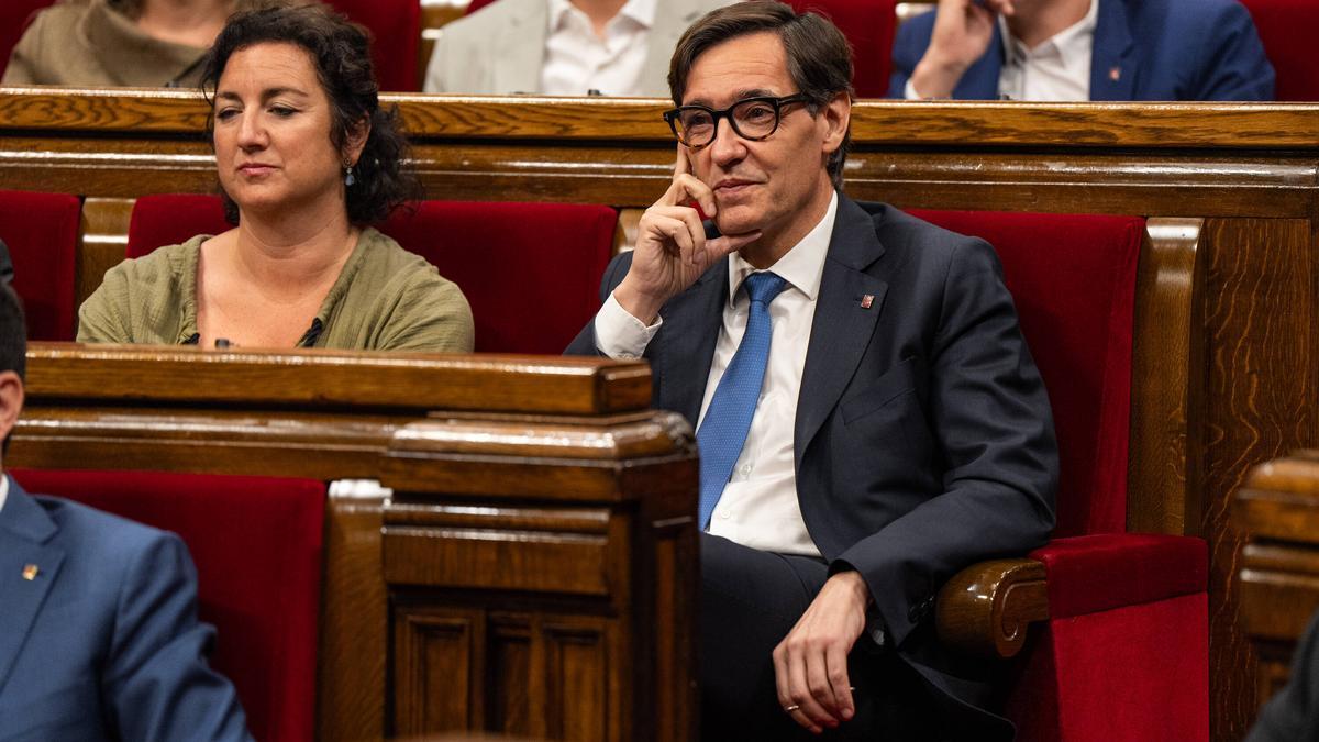 El líder del PSC, Salvador Illa, durante el último pleno del Parlament.