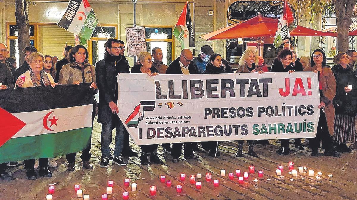 Manifestación ayer en la plaza de Cort de Palma para apoyar al pueblo saharaui