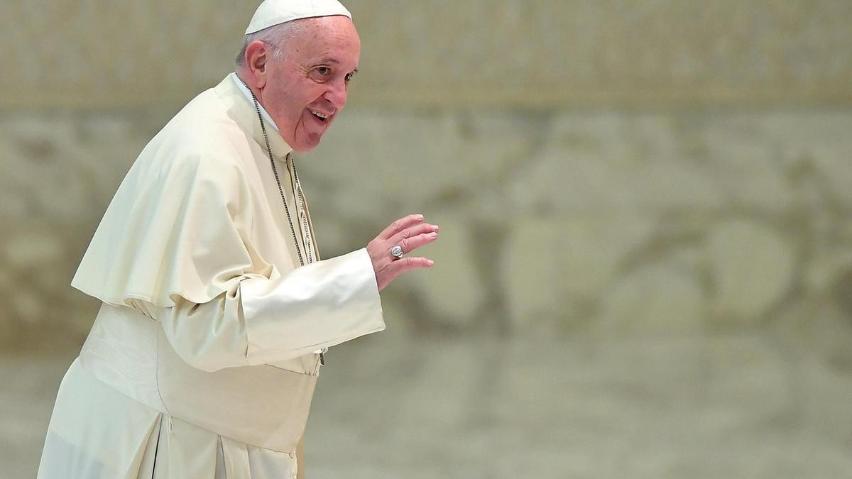 El papa Francisco llega a su audiencia general de los miércoles en el Aula Pablo VI en el Vaticano, el 28 de noviembre de 2018.