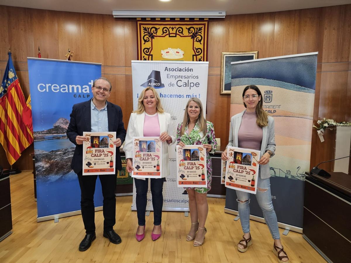 Fotografía de la presentación, en el Ayuntamiento, de FiraCalp 2025.