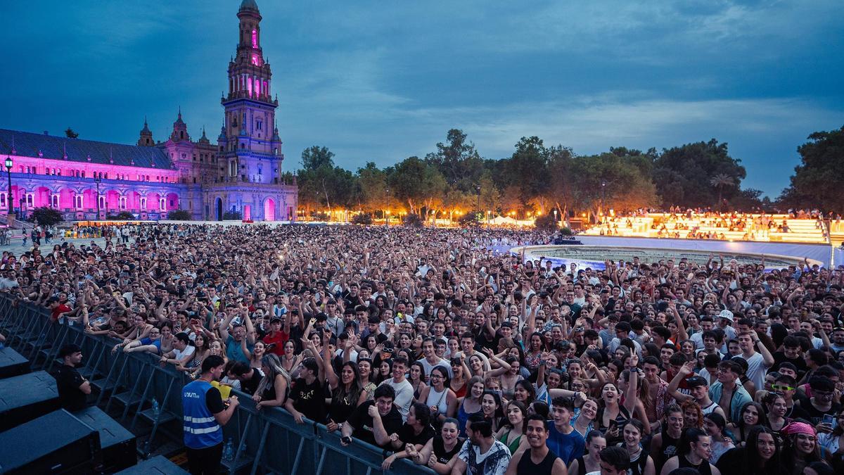 El alcalde de Sevilla ha valorado que se sigan haciendo conciertos en la Plaza de España por el Icónica Sevilla Fest.