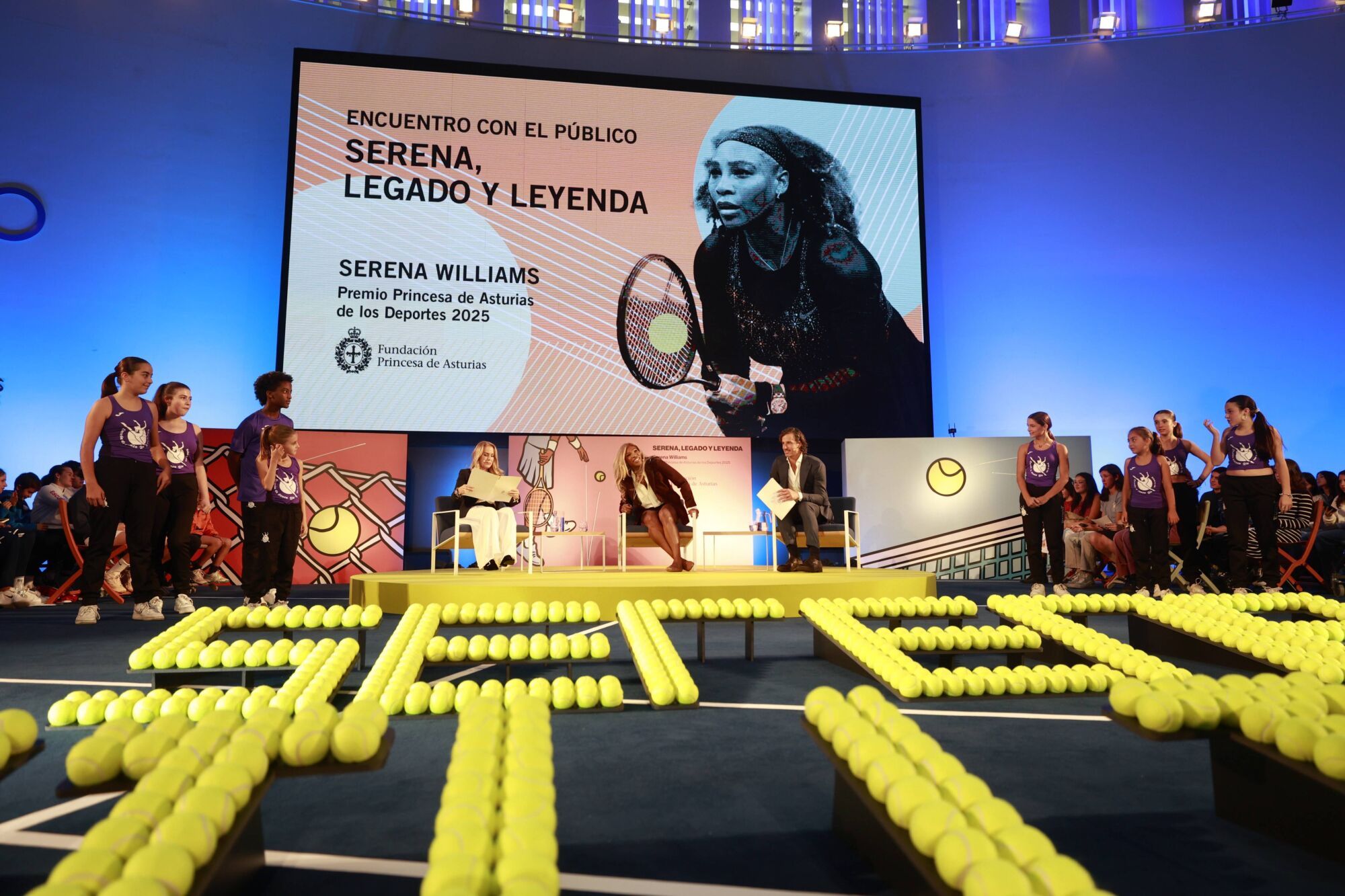 EN IMÁGENES: Encuentro de niños con Serena Williams en el Calatrava de Oviedo