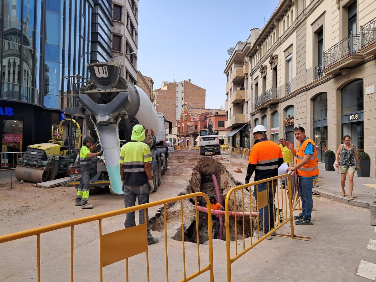 Obres al carrer d'Àngel Guimerà, aquesta setmana