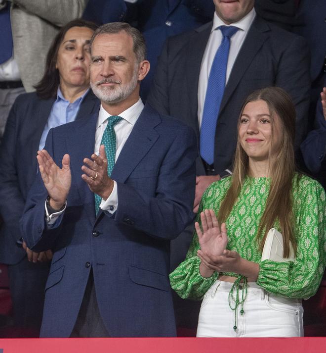 El rey Felipe VI acompañado por la infanta Sofía en la final de la Copa del Rey de fútbol