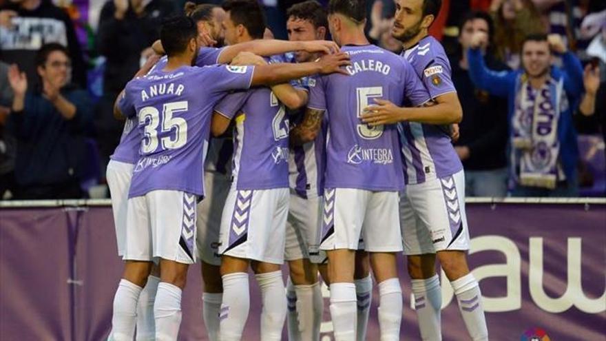 El Sporting sale con un hilo de vida de Valladolid