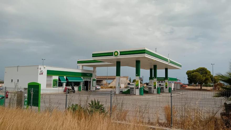 ¿Por qué la Policía Local de El Campello tiene que ir a poner gasolina a Mutxamel?