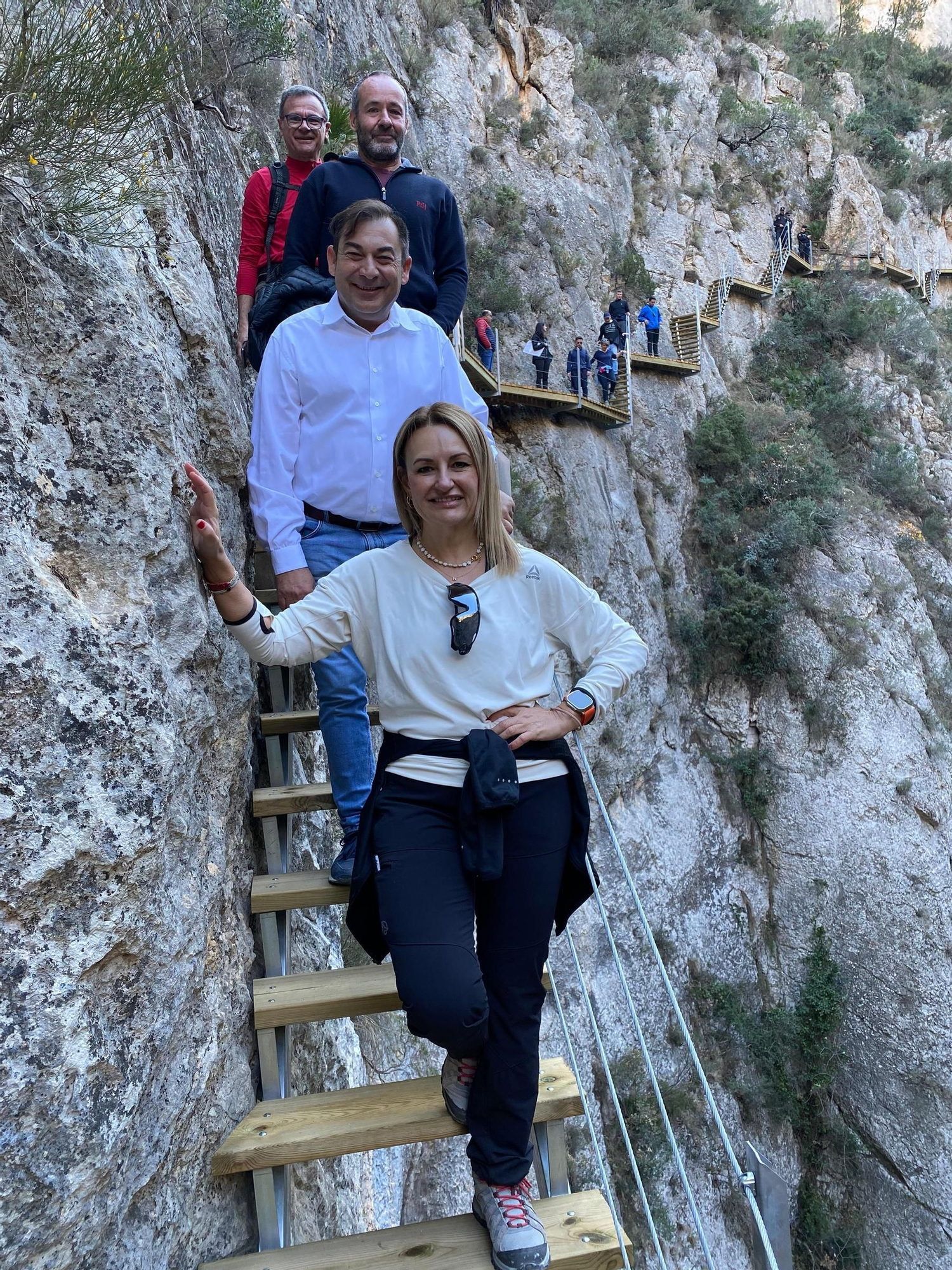 Relleu amplía 150 metros el recorrido de la pasarela que recorre el barranco desde el antiguo pantano
