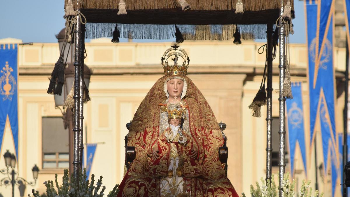 Procesión de la Virgen de los Reyes 2024 en Sevilla