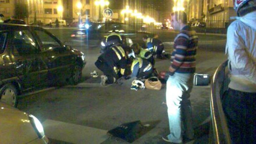 Fotografía del accidente en una rotonda próxima a los Prados.