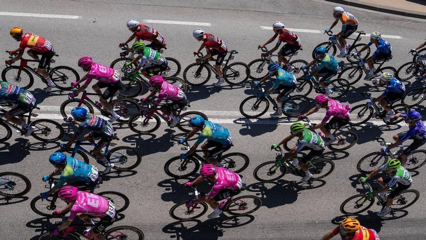A PIE DE CALLE| Los ciclistas del Tour afrontan ya las rampas de Montjuïc