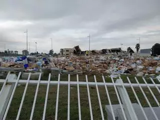 Sanchis responde a la oposición: "Los que tienen que dimitir son los que han provocado el efecto llamada"