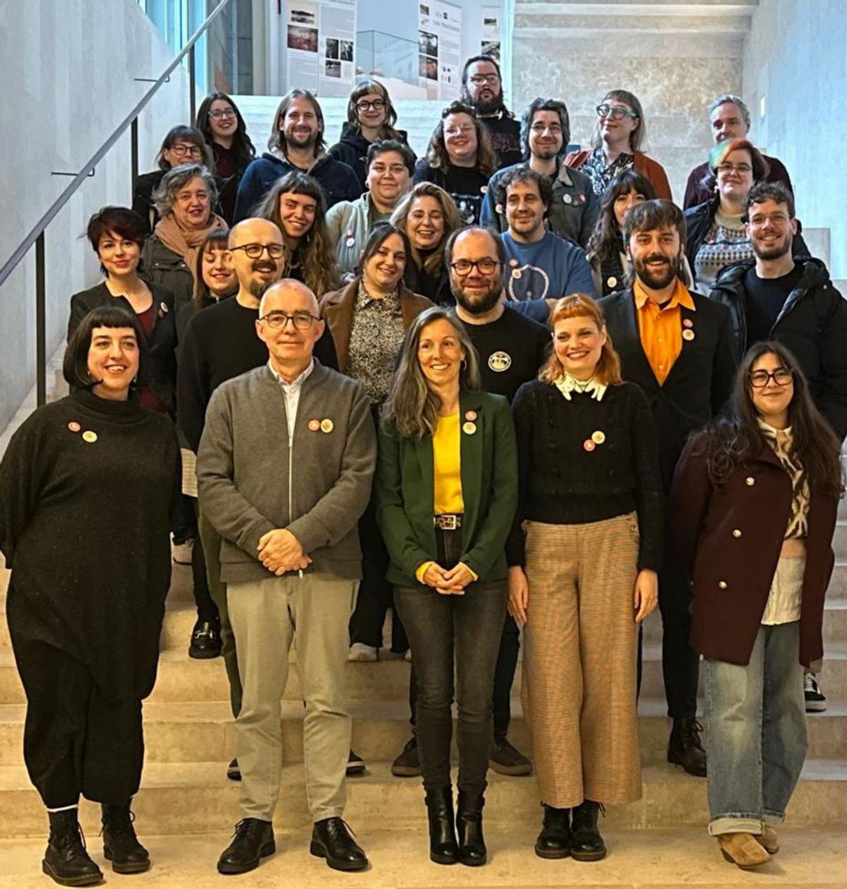 Algunos de los asistentes a la presentación del programa de FLIPA 2026, ayer, en el Museo Arqueológico; en la primera fila, por la izquierda, Isabel Muñoz, Antón García, Eva Rami, Julia Castaño y Celia Pandiella.