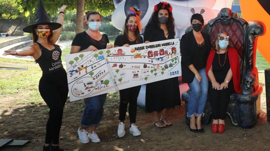 Un grupo de jóvenes celebra la fiesta de Halloween de 2022.