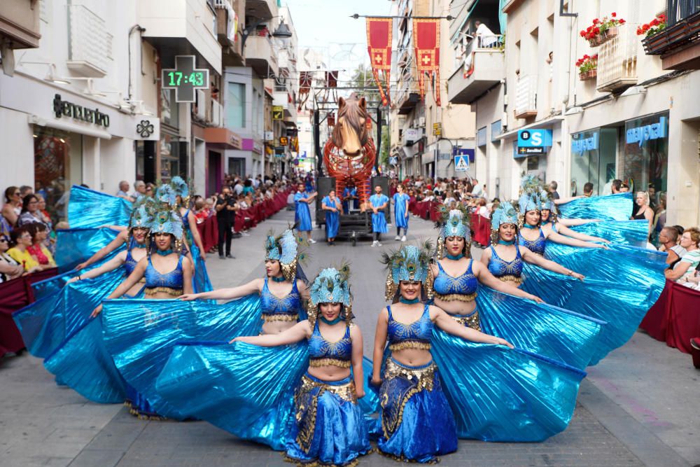 Los Realistas entraron en la ciudad con un boato donde los caballos y la sangre azul de las tropas musulmanas fueron los protagonistas