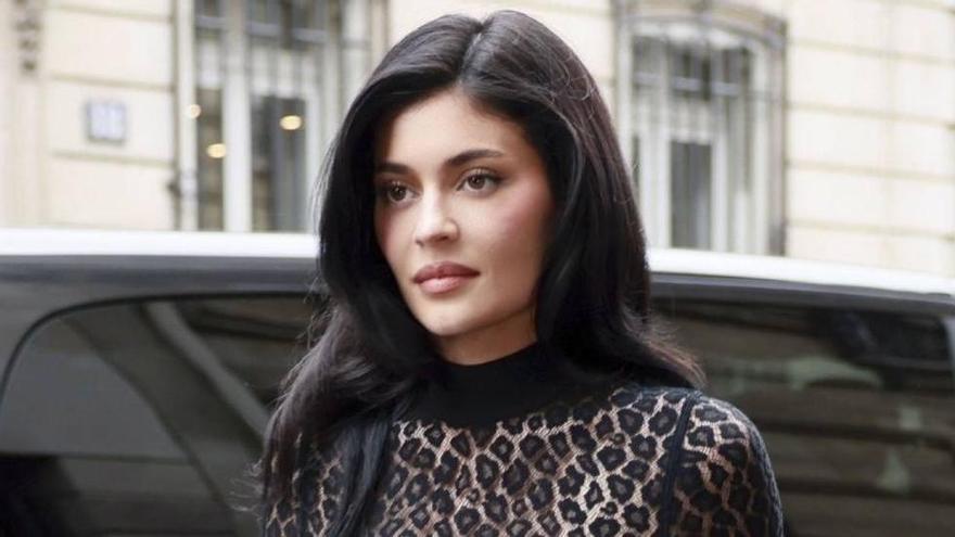 Kylie Jenner podría haberse operado los pechos de nuevo