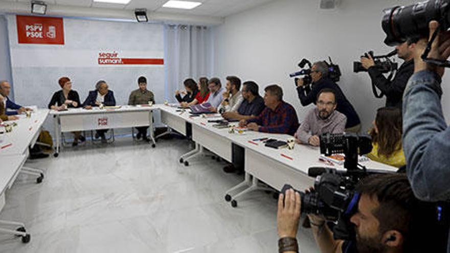 Reunión  negociadora del nuevo pacto del  Botànic que se celebró ayer.