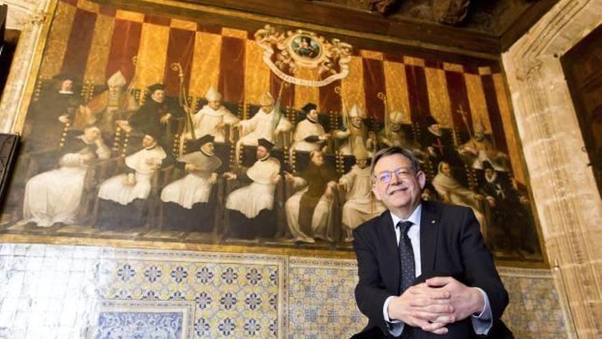 El jefe del Consell en una de las estancias del Palau de la Generalitat.