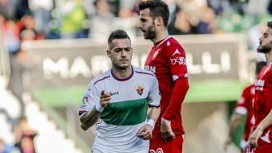 El Málaga va a por León