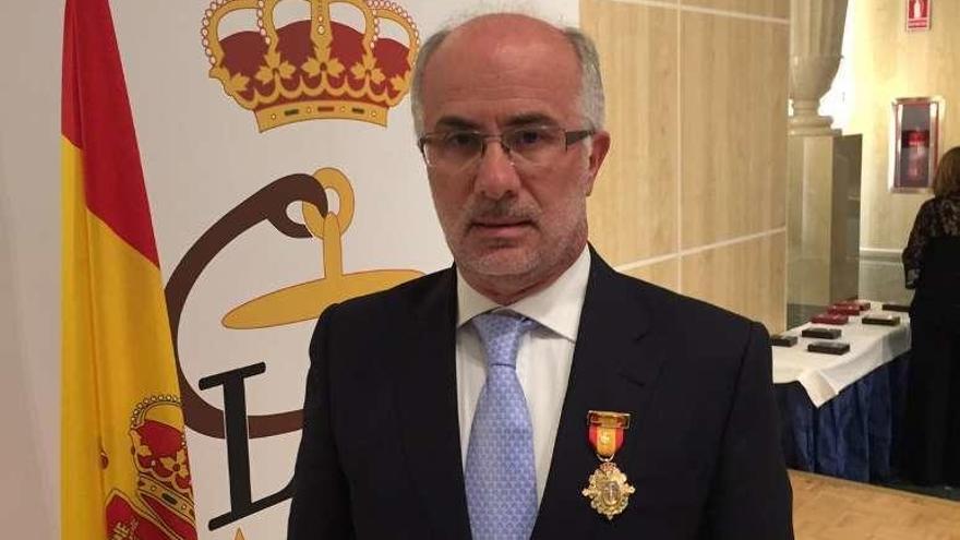 José Juan Durán, tras la entrega de la medalla de oro. // FdV