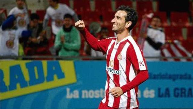 Jandro Castro celebra un dels tres gols qua ha marcat aquesta temporada amb la samarreta blanc-i-vermella.