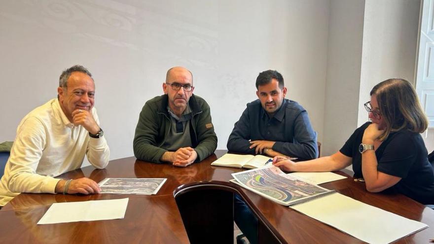 Reunión, ayer, en Betanzos. | LOC