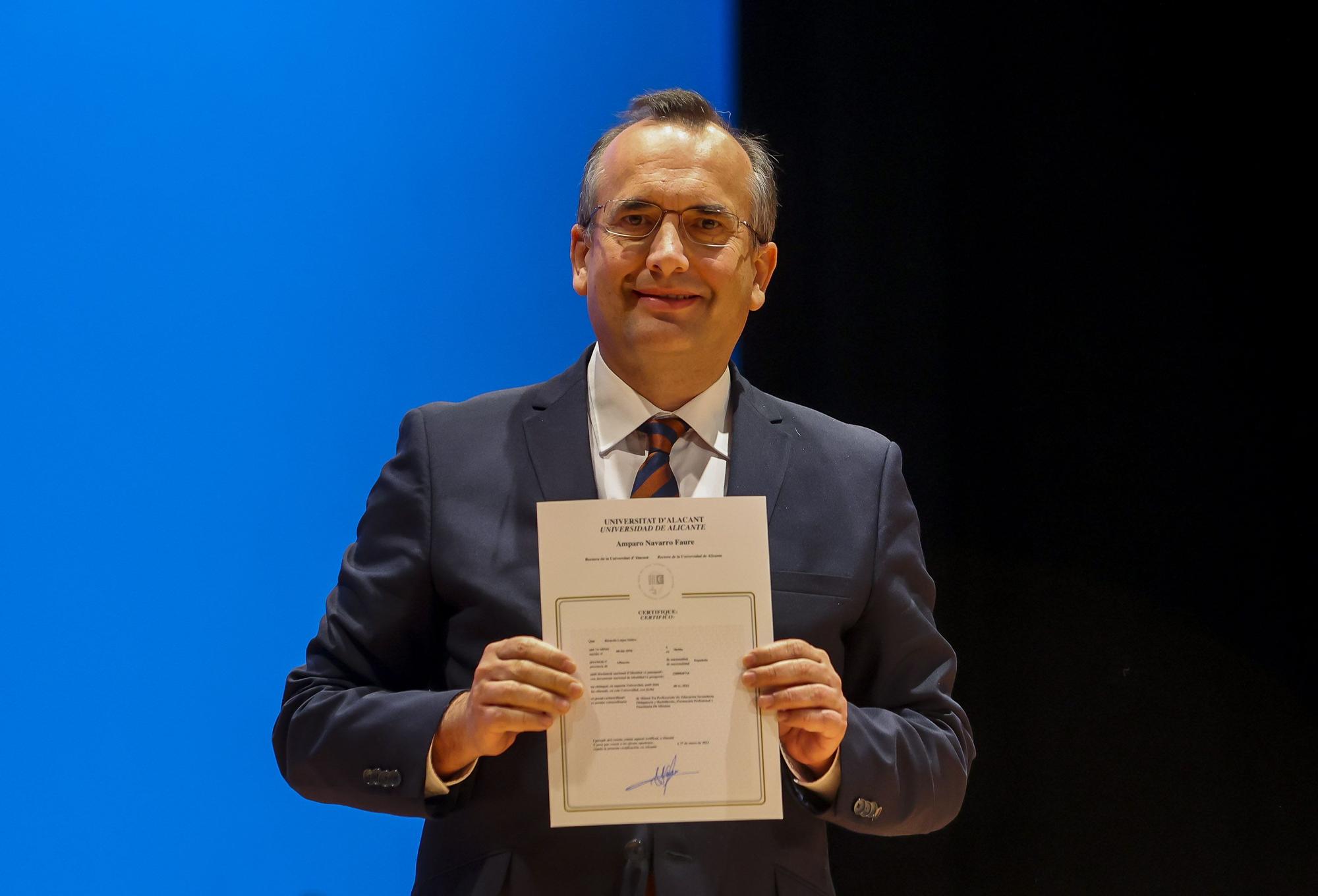 SANTO TOMAS AQUINO HONORIS CAUSA JOAN FRANCESC MIRA Y PREMIOS EXTRAORDINARIOS DE DERECHO EN PARANINFO