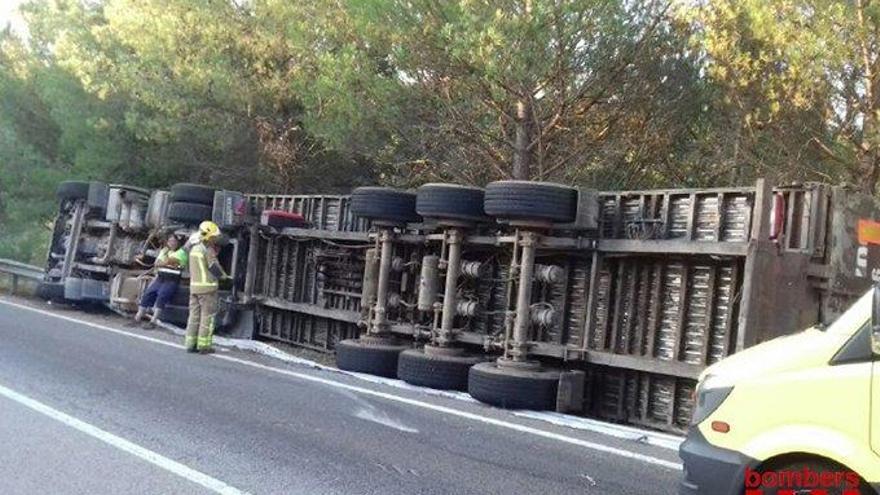 El transport circulava en direcció Piera quan ha patit l&#039;accident.