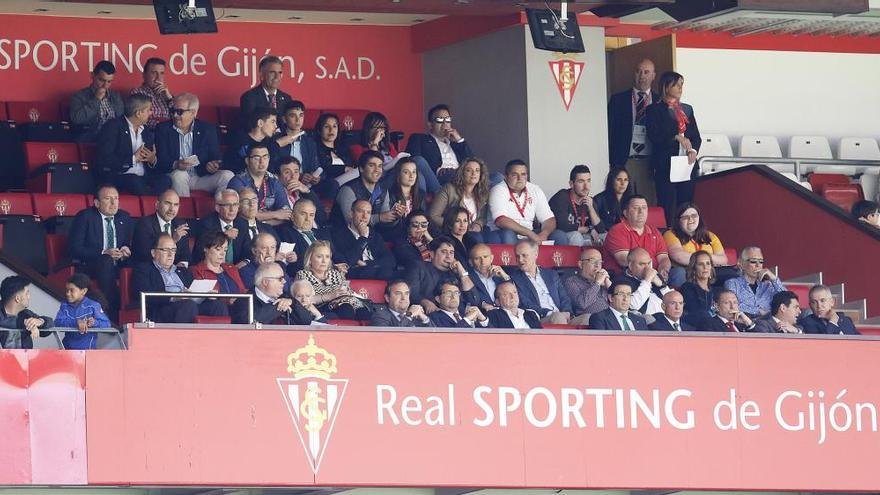 Multa de 3.500 euros y seis meses sin acceso a estadios para el aficionado que increpó a los dirigentes del Sporting